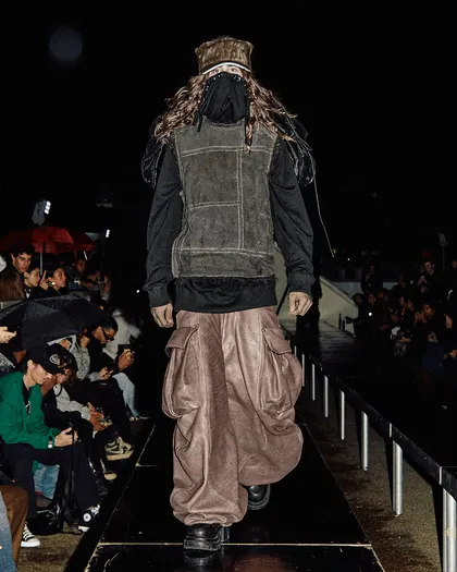 CONSUMER SOCIETY look 17