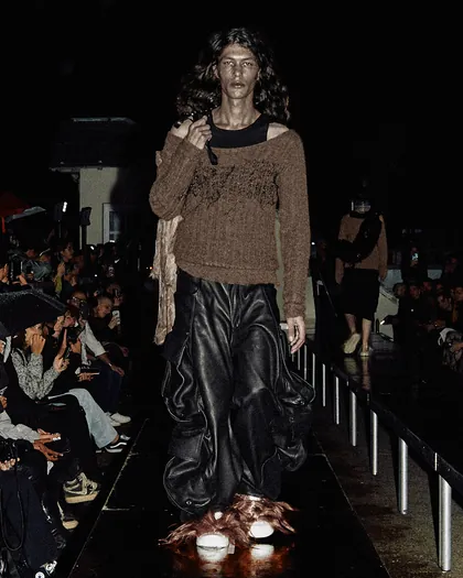 CONSUMER SOCIETY look 18