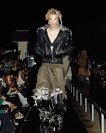 CONSUMER SOCIETY look 20