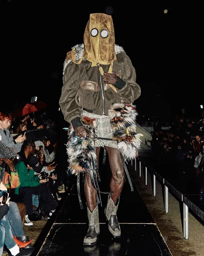 CONSUMER SOCIETY look 21