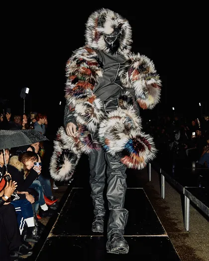 CONSUMER SOCIETY look 23